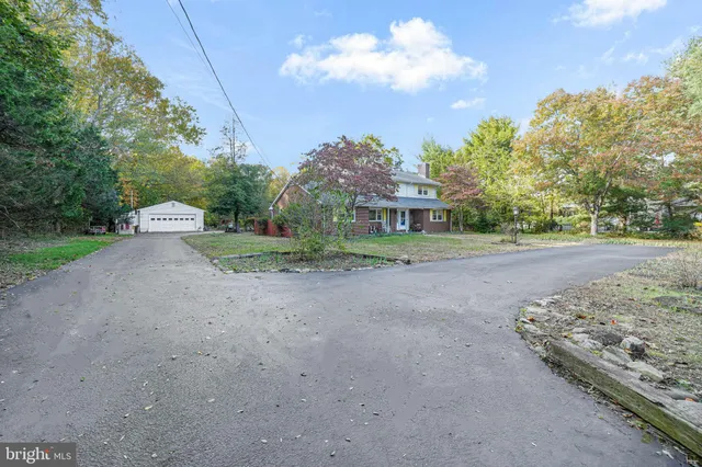 a view of an outdoor space and a yard
