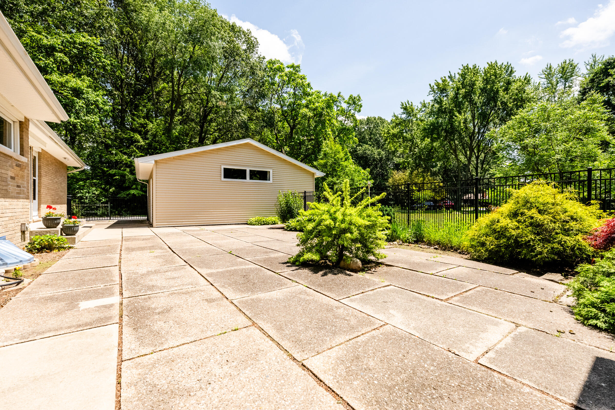 1595 Alex Path Stevensville, MI 49127 - Photo 6 of 38 Alex-505