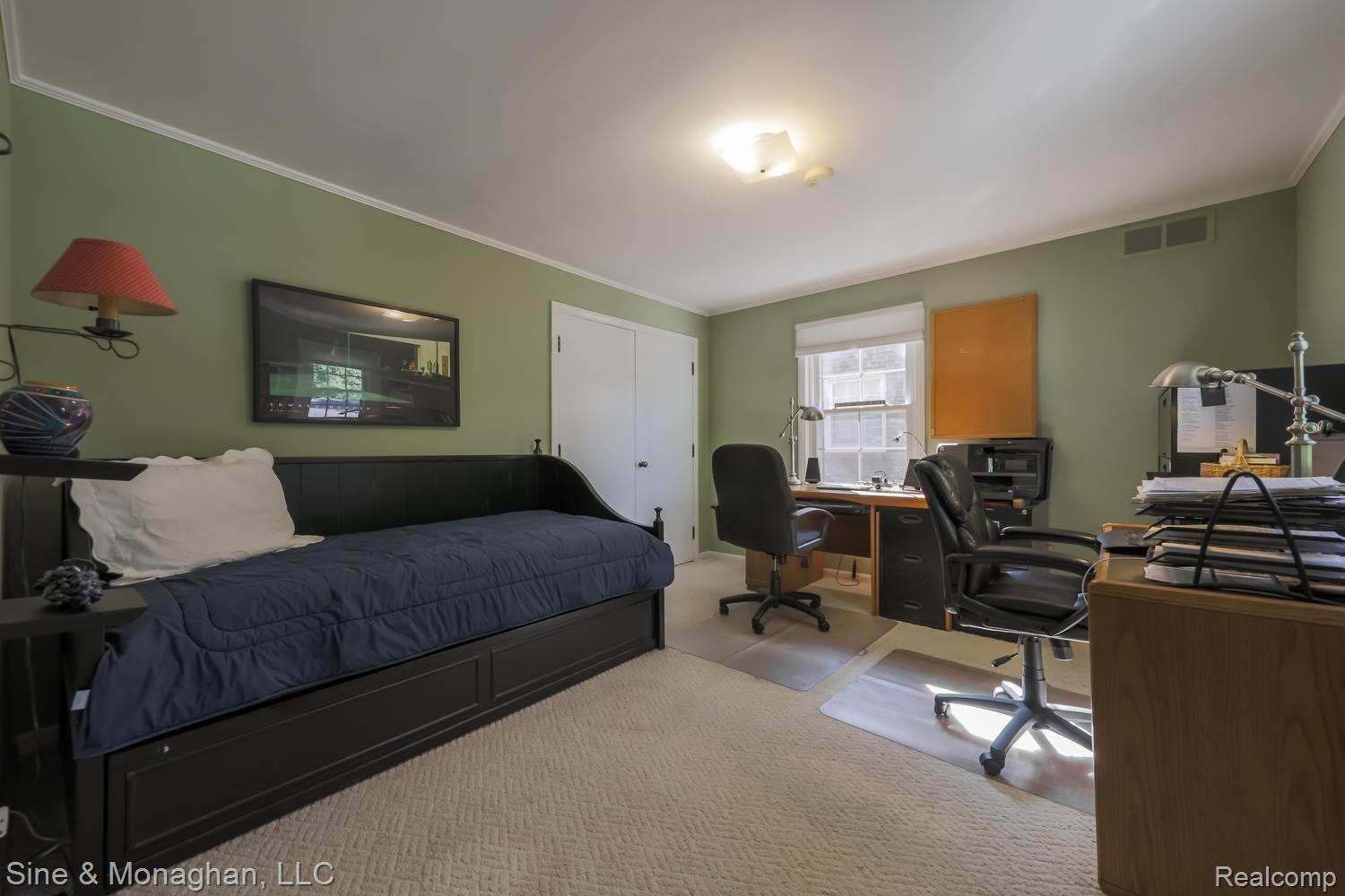 1179 Whittier Road Grosse Pointe, MI 48230 - Photo 27 of 59 1179 Whittier Rd SE BACK BEDROOM.jpg