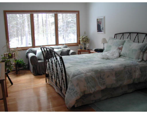 156 Nichewaug Road Petersham, MA 01366 - Photo 12 of 16 Gallery Image 12