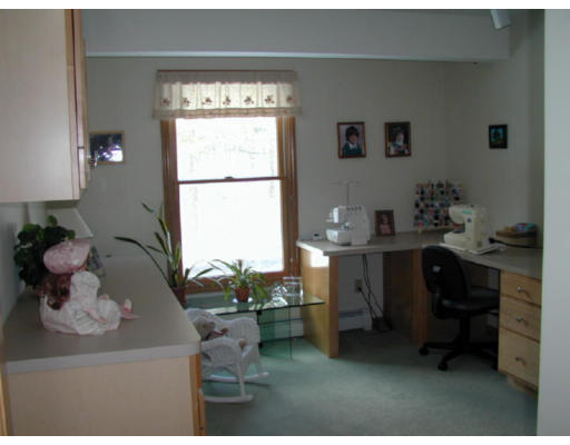 156 Nichewaug Road Petersham, MA 01366 - Photo 10 of 16 Gallery Image 10