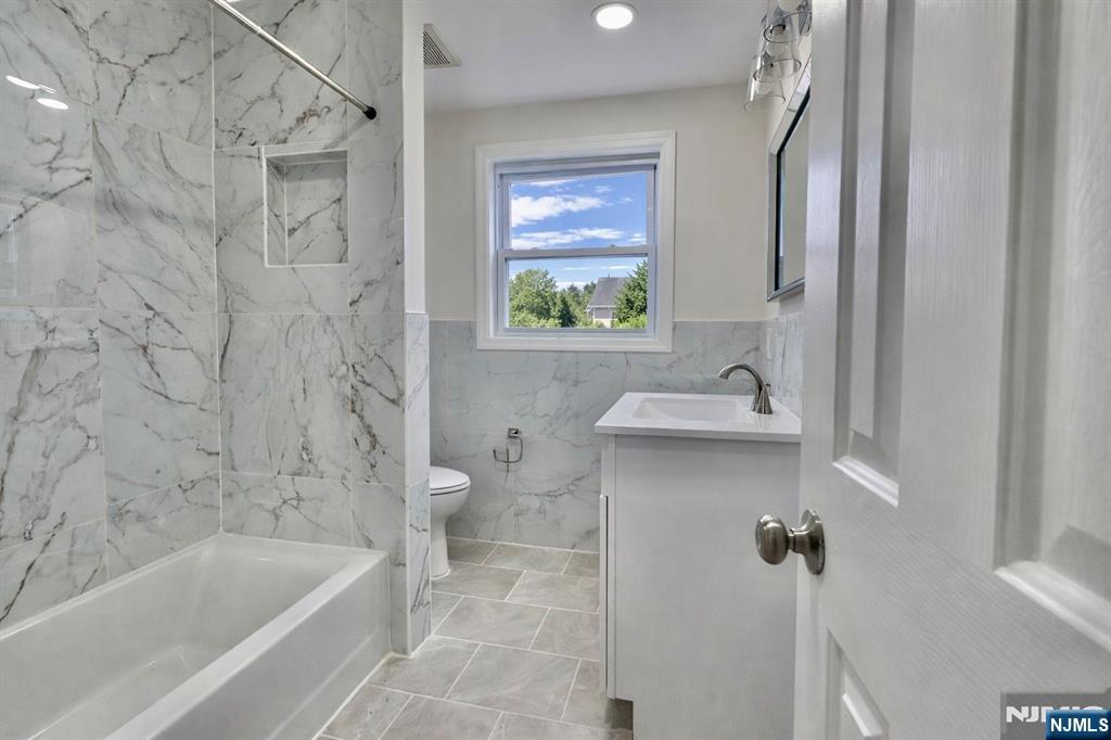 86 Howland Avenue Teaneck, NJ 07666 - Photo 30 of 50