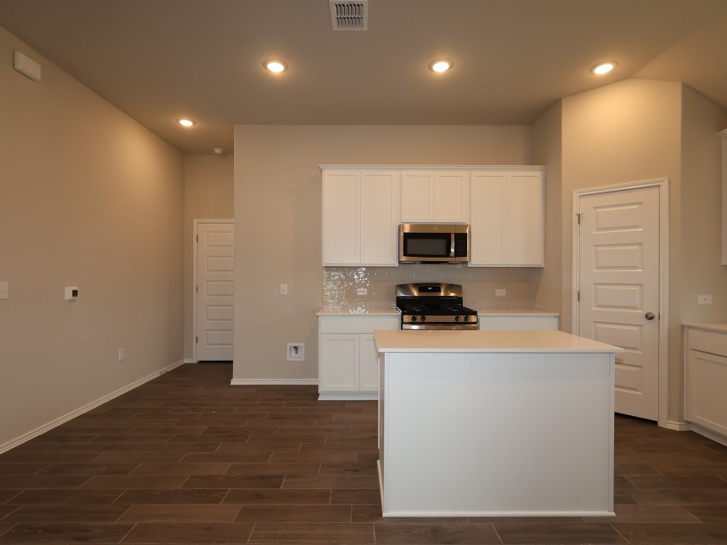 12216 Dillon Fls Drive Austin, TX 78747 - Photo 7 of 26