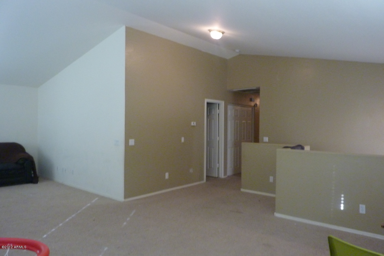 3421 West Fraktur Road Phoenix, AZ 85041 - Photo 11 of 16 P1060415