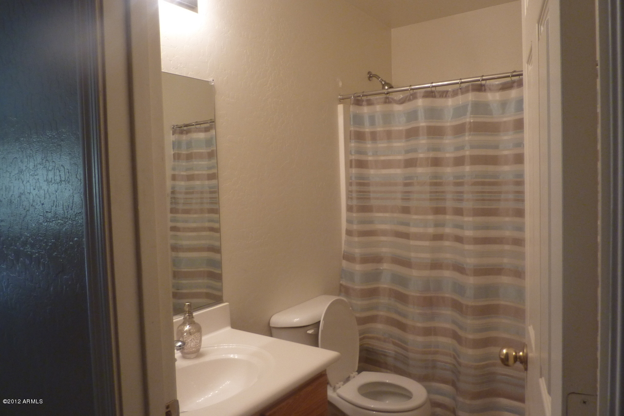3421 West Fraktur Road Phoenix, AZ 85041 - Photo 7 of 16 P1060411