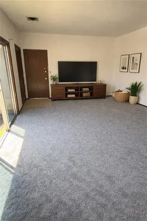 $99,900 | 449 West 104th Street, Unit D, Kansas City, MO 64114