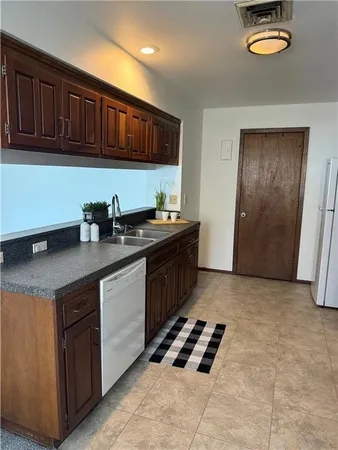 $99,900 | 449 West 104th Street, Unit D, Kansas City, MO 64114