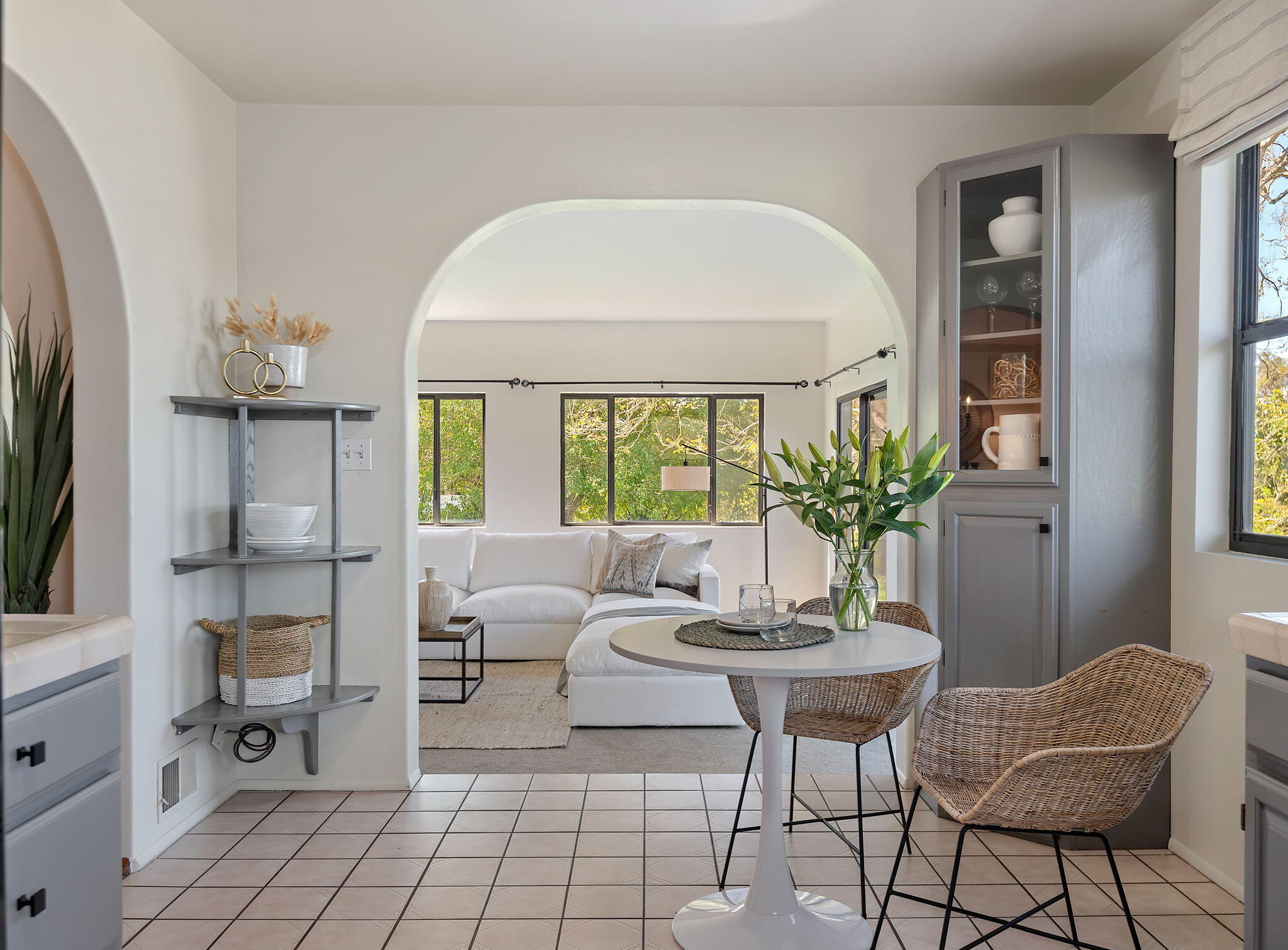 255 Ortega Ridge Road Santa Barbara, CA 93108 - Photo 7 of 17 11-web-or-mls-11 - Breakfast Area