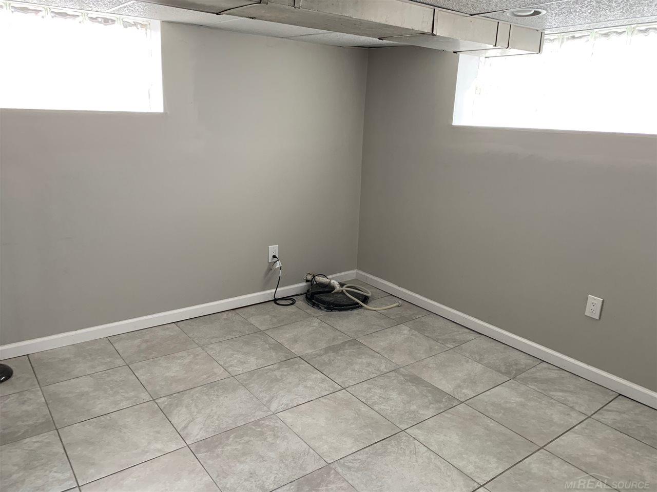 2175 West Auburn Road Rochester Hills, MI 48309 - Photo 27 of 33