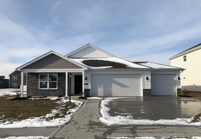 $324,900 | 1011 Miller Wds Way, New Haven, IN 46774