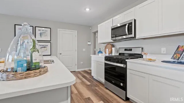 $324,900 | 1011 Miller Wds Way, New Haven, IN 46774