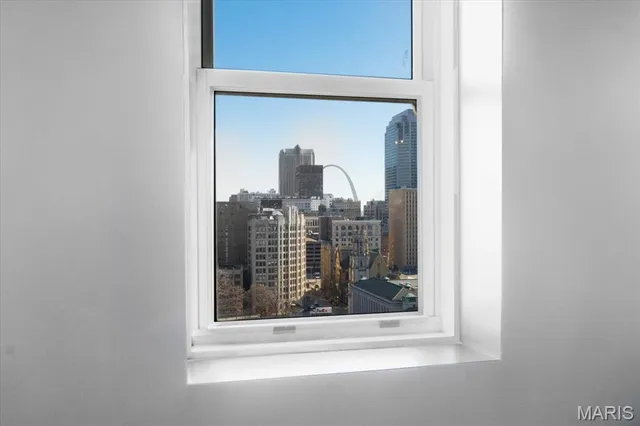 $205,000 | 1501 Locust Street, Unit 1204, St. Louis, MO 63103