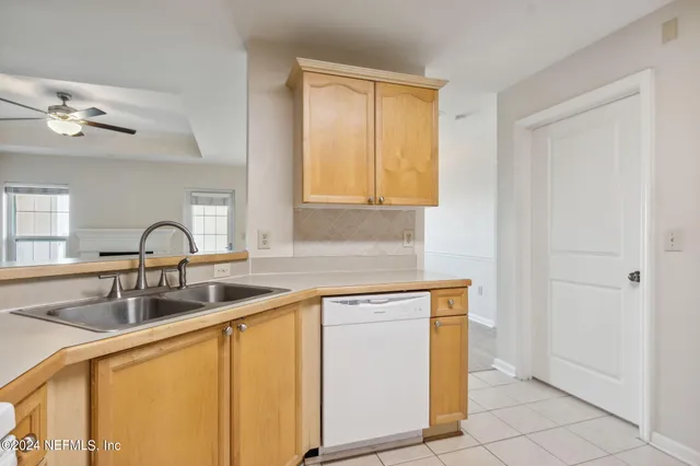 $292,500 | 400 East Bay Street, Unit 604, Jacksonville, FL 32202