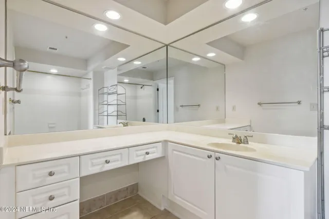 $292,500 | 400 East Bay Street, Unit 604, Jacksonville, FL 32202