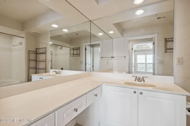 $292,500 | 400 East Bay Street, Unit 604, Jacksonville, FL 32202