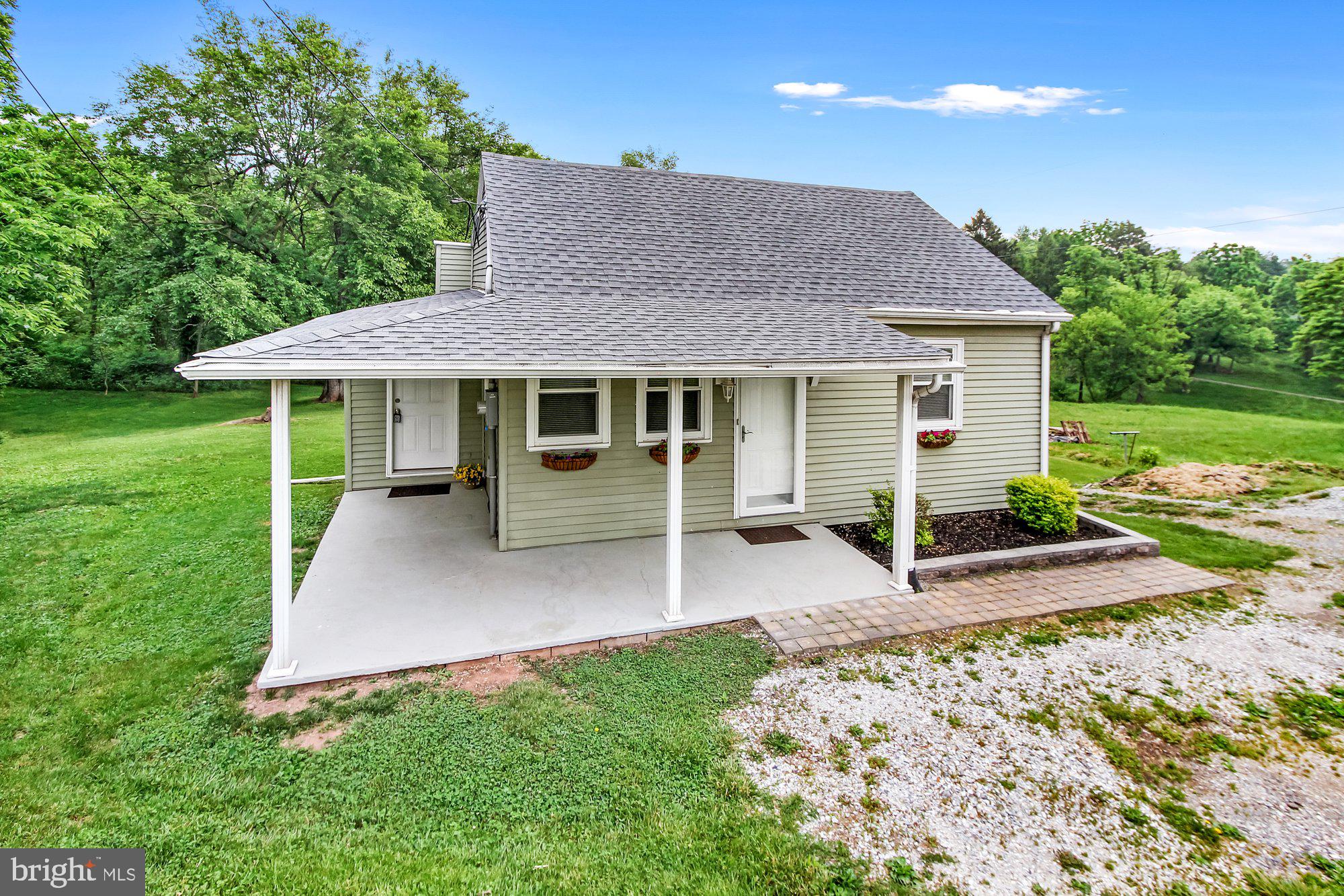 150 Locust Point Road Manchester, PA 17345 - Photo 2 of 28 Gallery Image 2