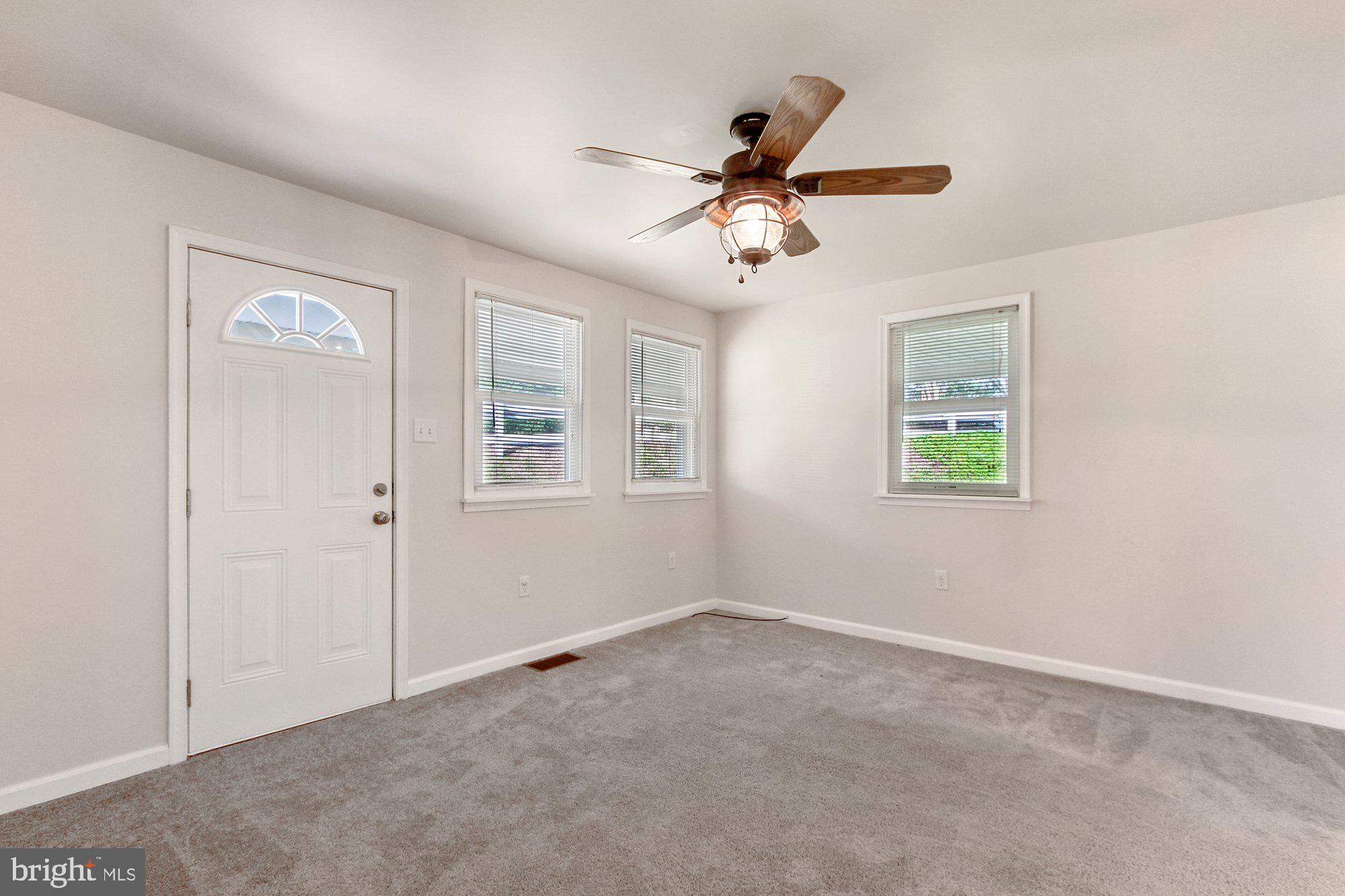 150 Locust Point Road Manchester, PA 17345 - Photo 7 of 28 Gallery Image 7
