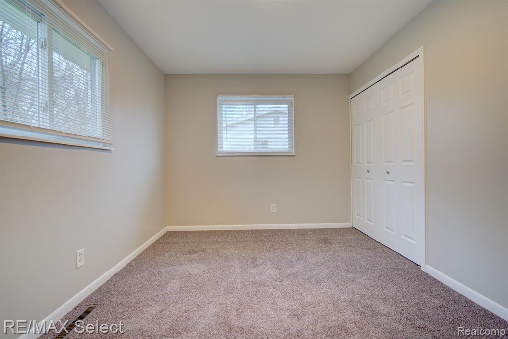 3533 Ridgecliffe Drive Flint, MI 48532 - Photo 19 of 34 Gallery Image 19