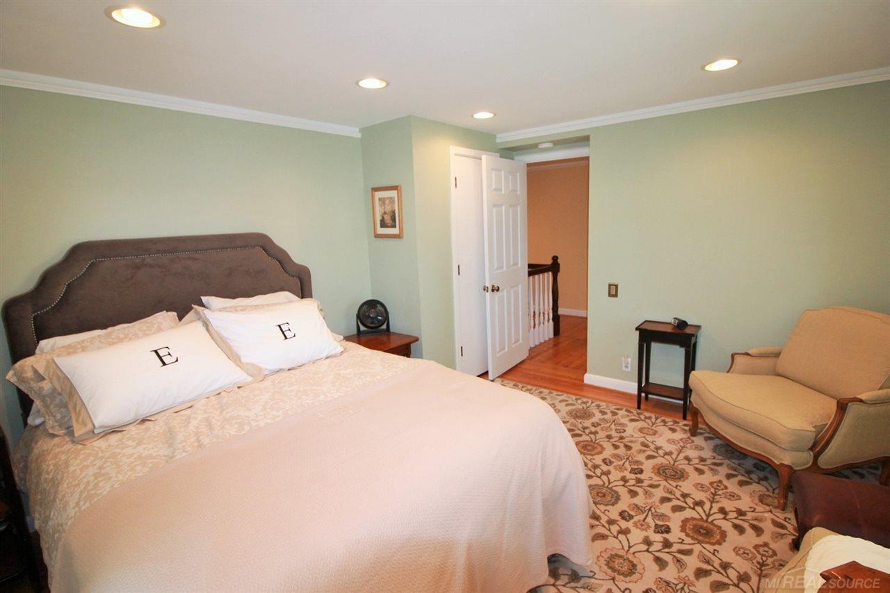 945 Trombley Road Grosse Pointe, MI 48230 - Photo 36 of 62 31388796-35.JPG