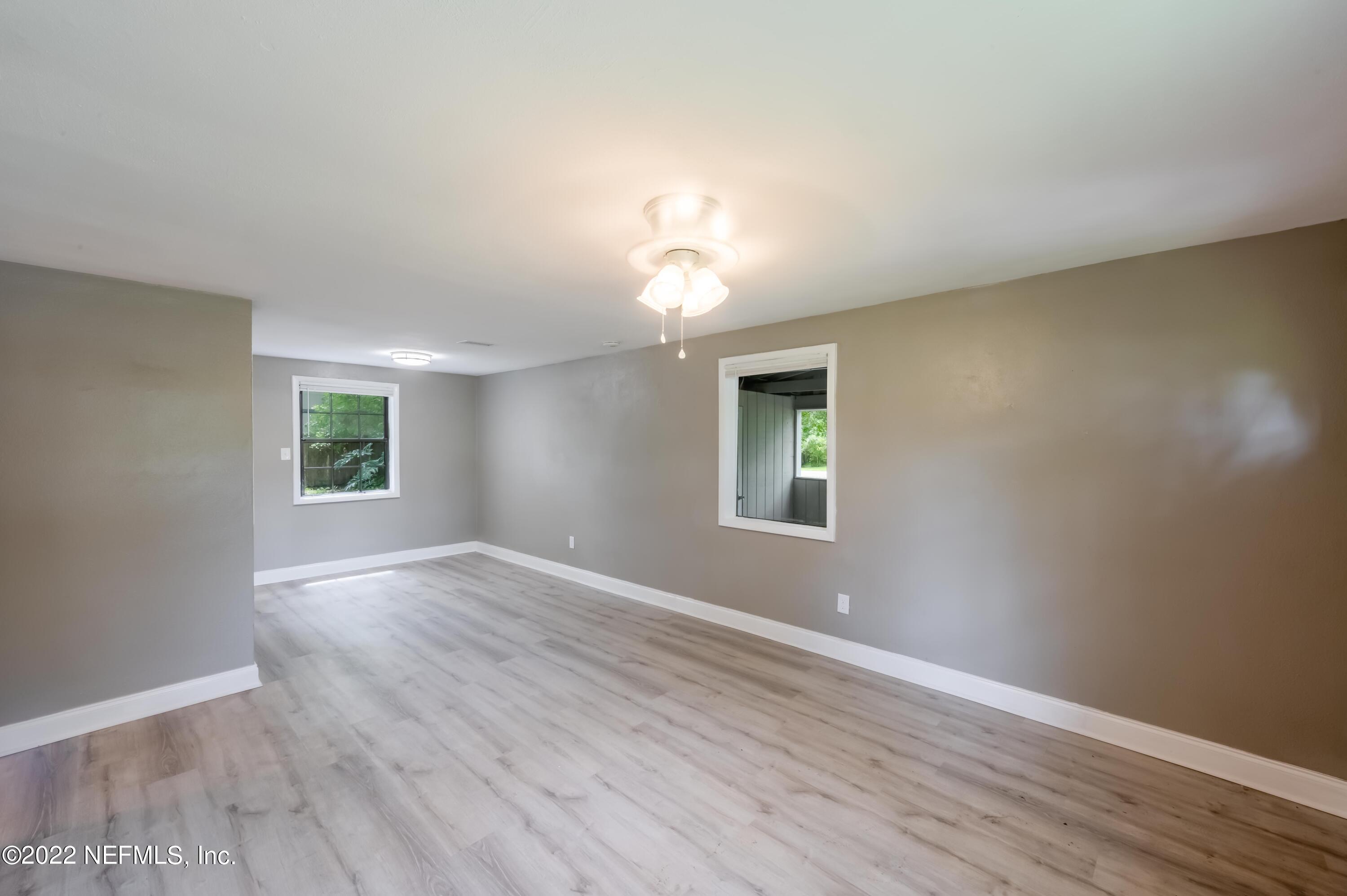 7832 Newton Road Jacksonville, FL 32216 - Photo 11 of 29 2022_09_01 7832 Newton Rd-031-living ro