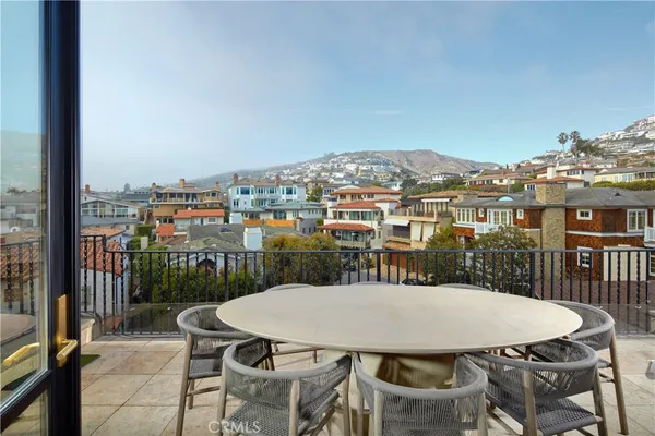 $40,000 | 11 Emerald Bay, Laguna Beach, CA 92651