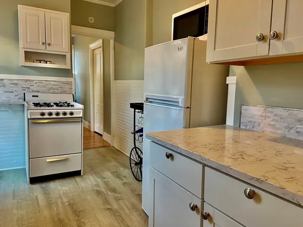 $1,850 | 10 Cushman Street, Unit 4, Plymouth, MA 02360