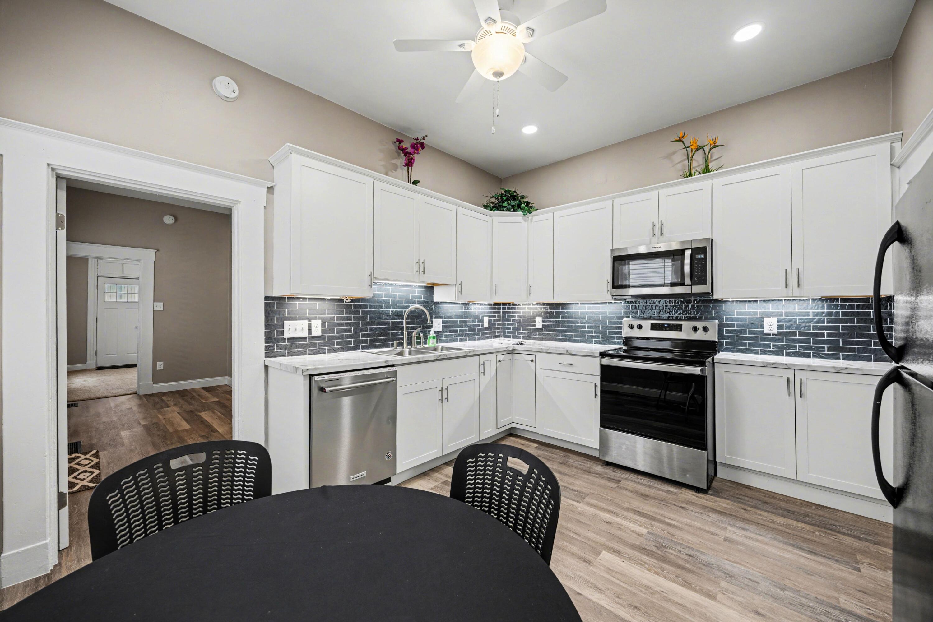 704 West 35th Street Covington, KY 41015 - Photo 2 of 13