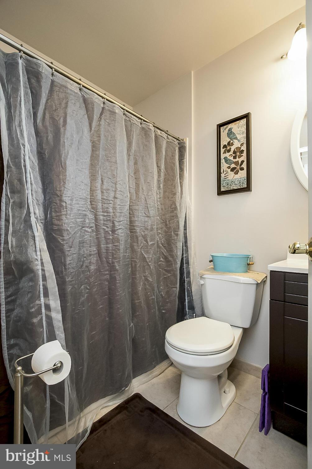 305 West Ash Road Sterling, VA 20164 - Photo 25 of 30 Hall Bath