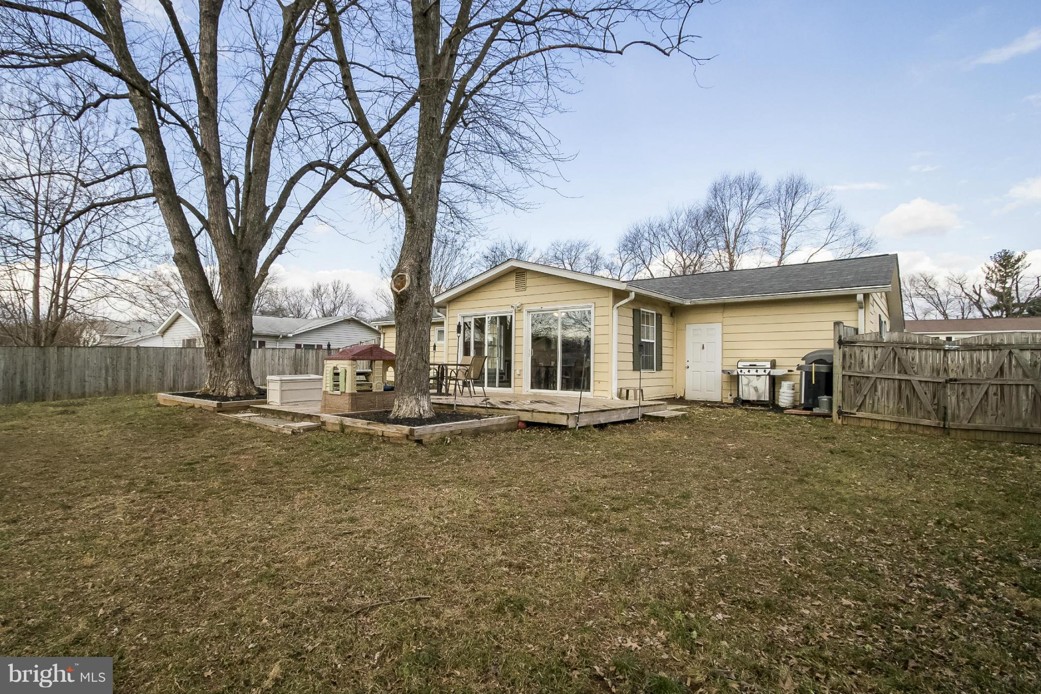 305 West Ash Road Sterling, VA 20164 - Photo 29 of 30 Exterior (Rear)