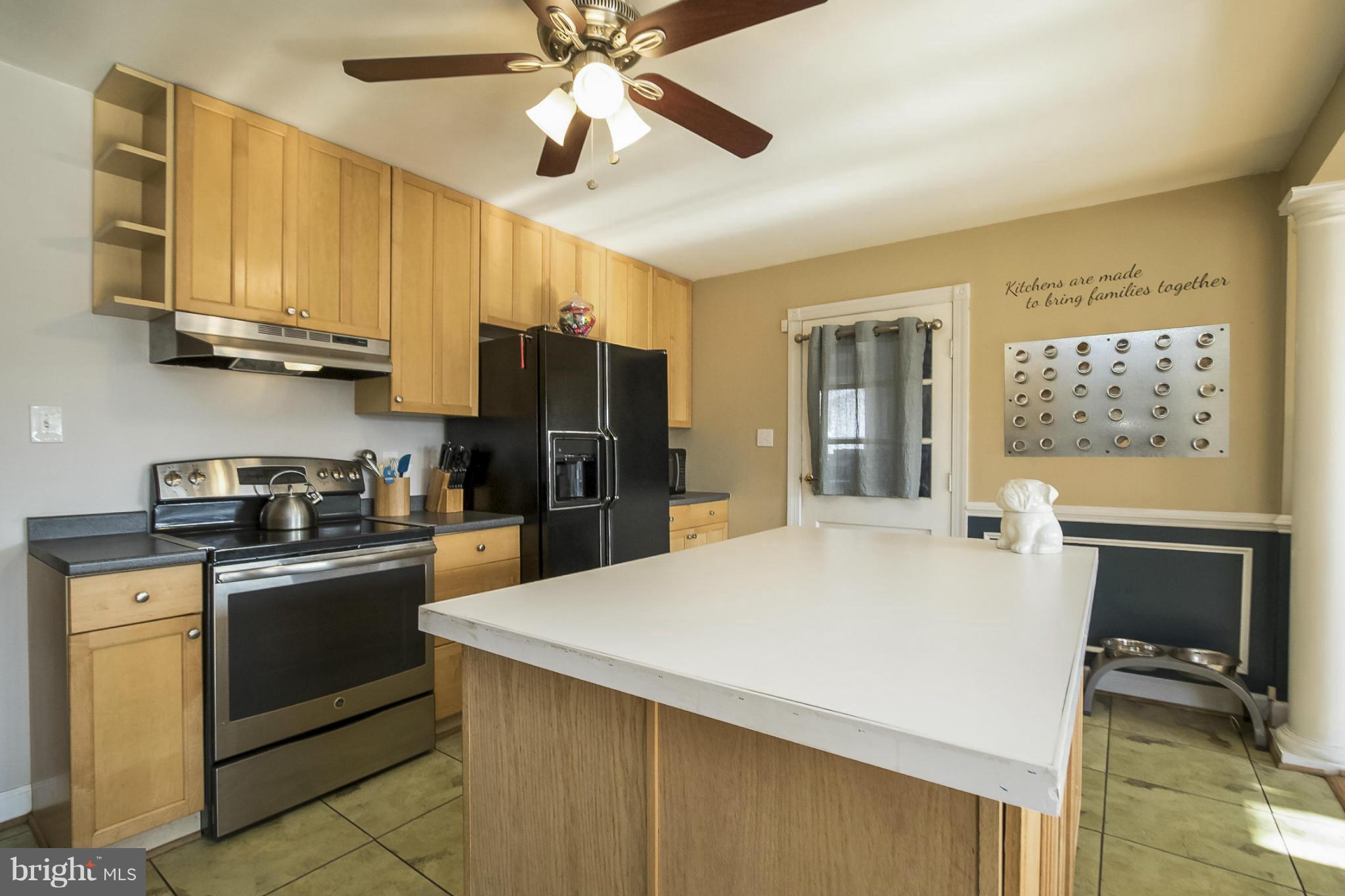 305 West Ash Road Sterling, VA 20164 - Photo 8 of 30 Kitchen