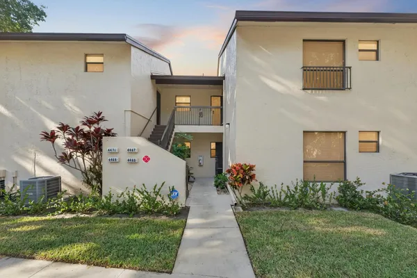 $2,375 | 4467 Carambola Circle South, Coconut Creek, FL 33066