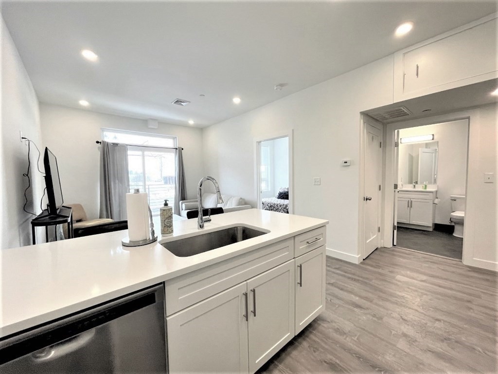 302 Broadway, Unit 202 Everett, MA 02149 - Photo 6 of 10