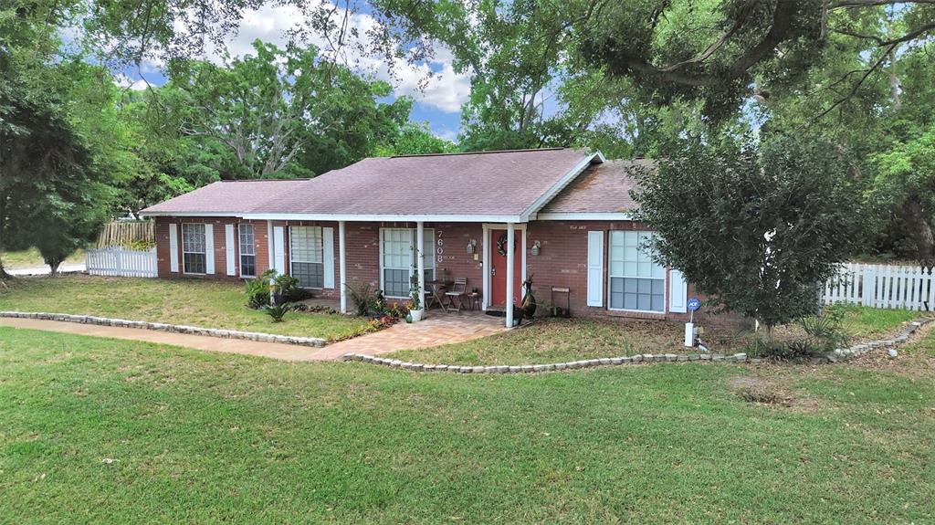 7608 Barry Road Tampa, FL 33615 - Photo 2 of 40