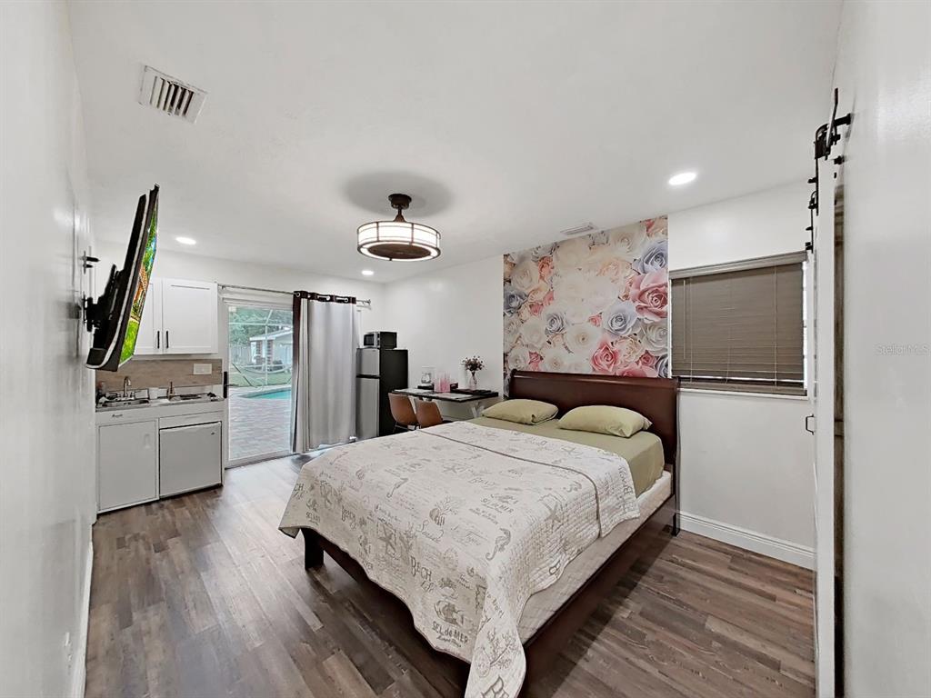 7608 Barry Road Tampa, FL 33615 - Photo 26 of 40