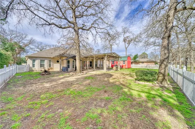 $435,000 | 22 Golfview Drive, Hilltop Lakes, TX 77871