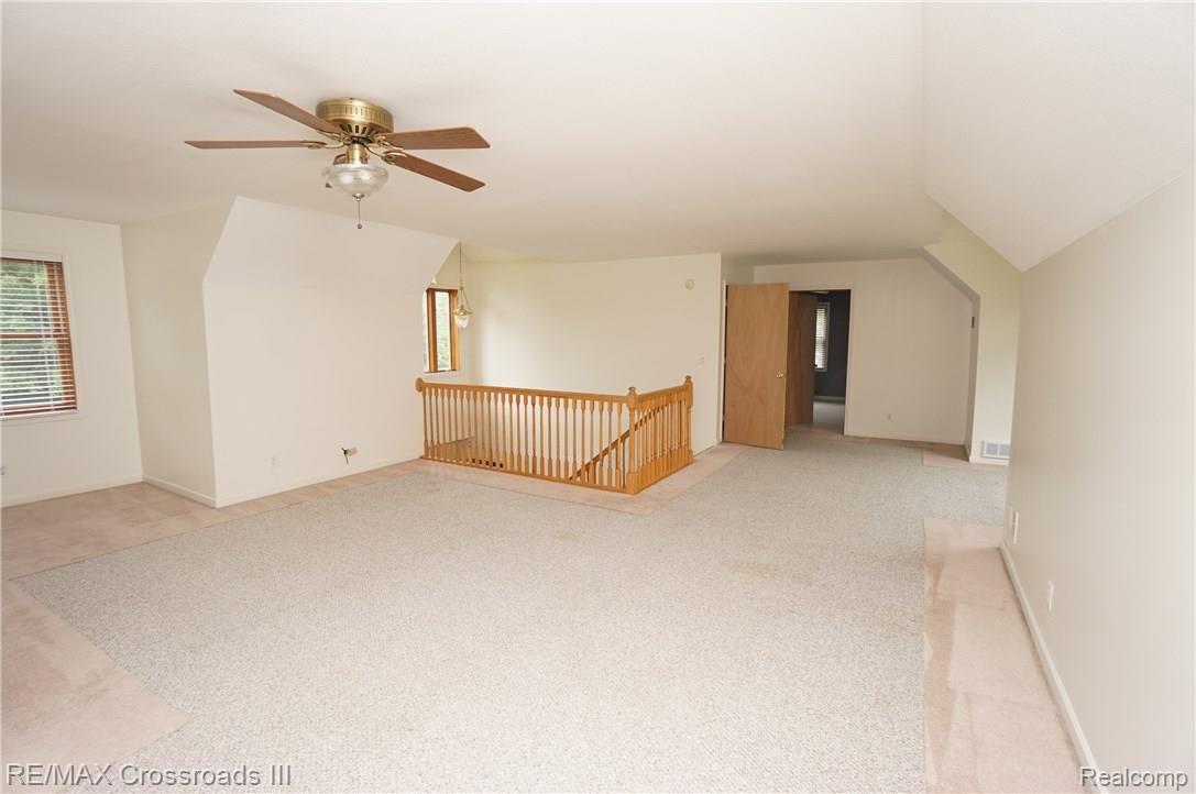 19234 Sumpter Road Belleville, MI 48111 - Photo 18 of 31 Family room2