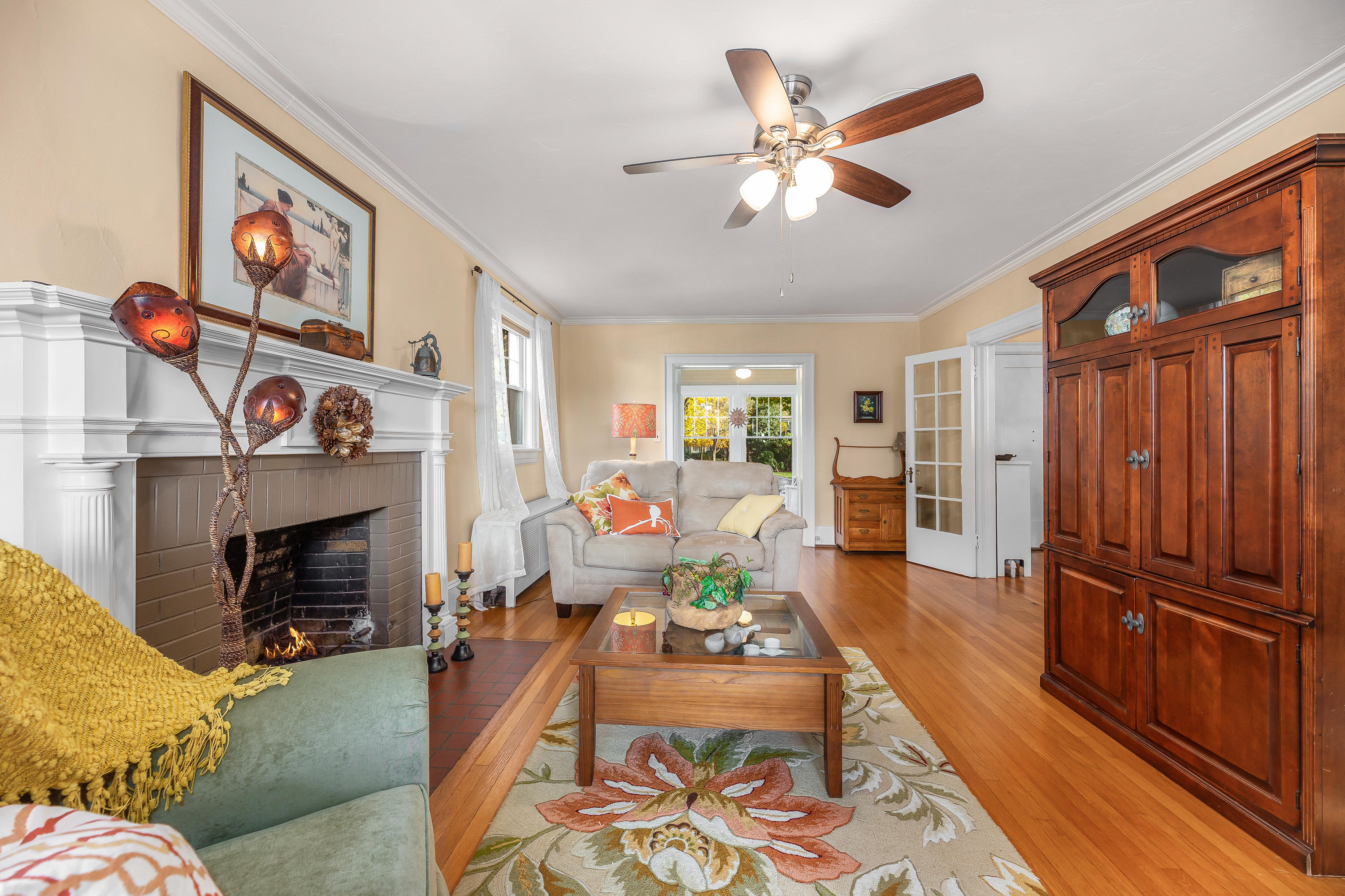 2205 Carter Road Southwest Roanoke, VA 24015 - Photo 12 of 28 Living Room