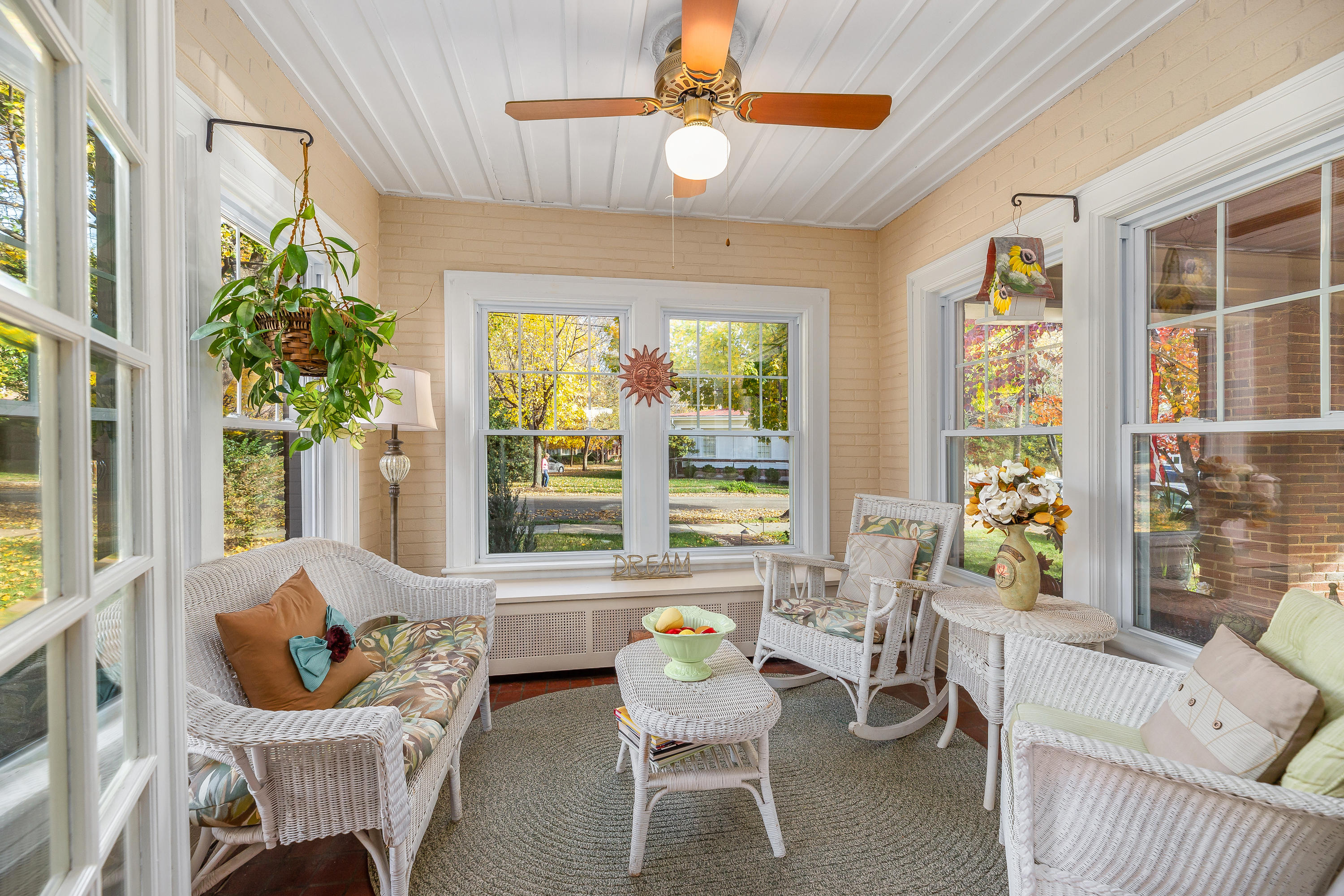 2205 Carter Road Southwest Roanoke, VA 24015 - Photo 17 of 28 Sunroom