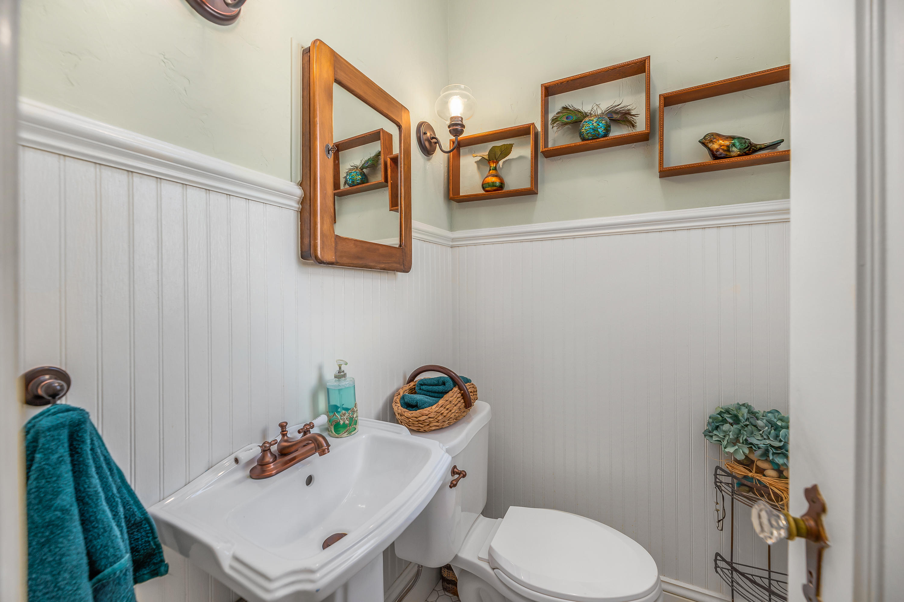 2205 Carter Road Southwest Roanoke, VA 24015 - Photo 18 of 28 Bath Entry
