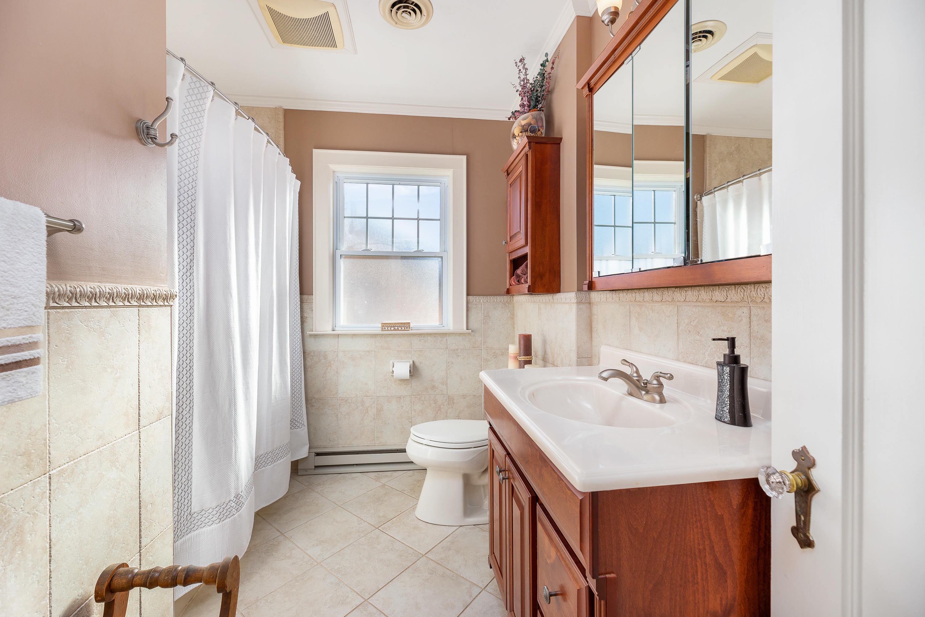 2205 Carter Road Southwest Roanoke, VA 24015 - Photo 26 of 28 Updated Bathroom