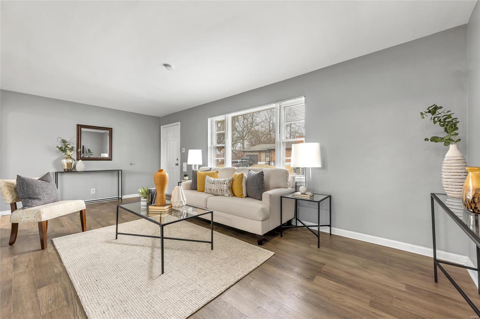 8844 Murvale Drive Jennings, MO 63136 - Photo 3 of 25