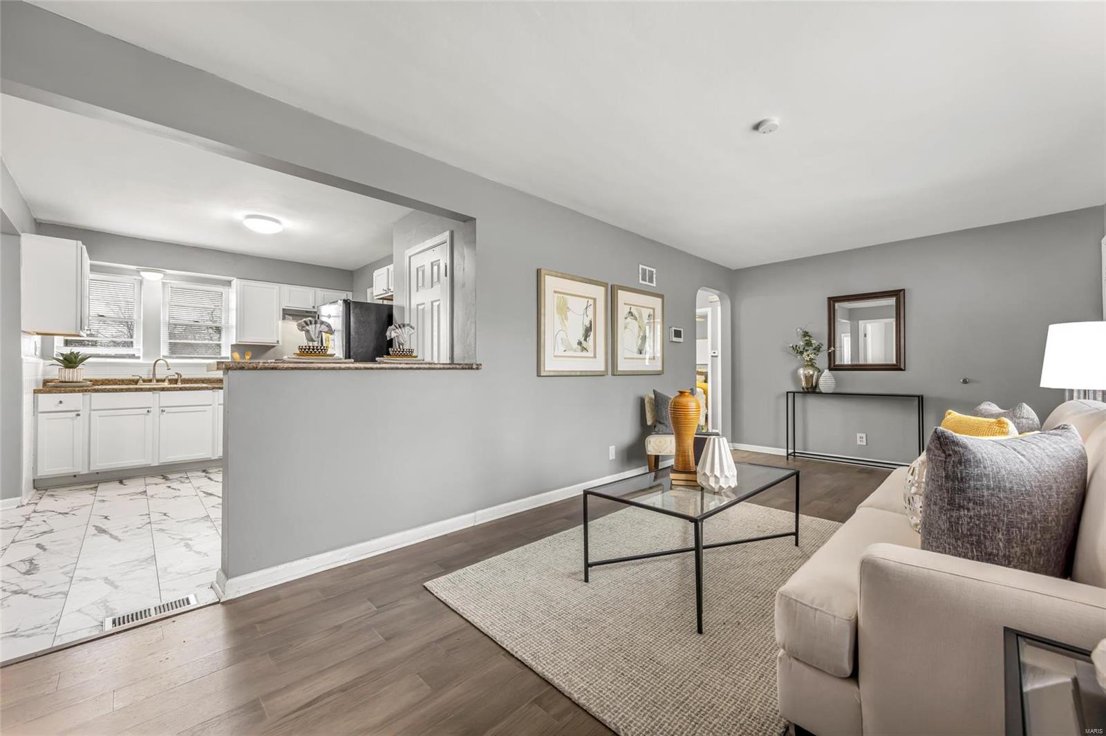 8844 Murvale Drive Jennings, MO 63136 - Photo 5 of 25