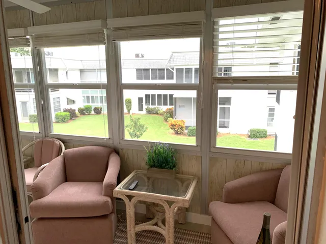 $1,500 | 2880 Lake Osborne Drive, Unit 205, Lake Worth Beach, FL 33461