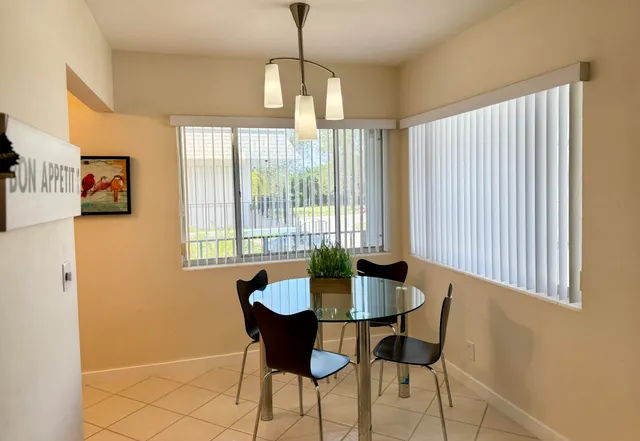 $1,500 | 2880 Lake Osborne Drive, Unit 205, Lake Worth Beach, FL 33461