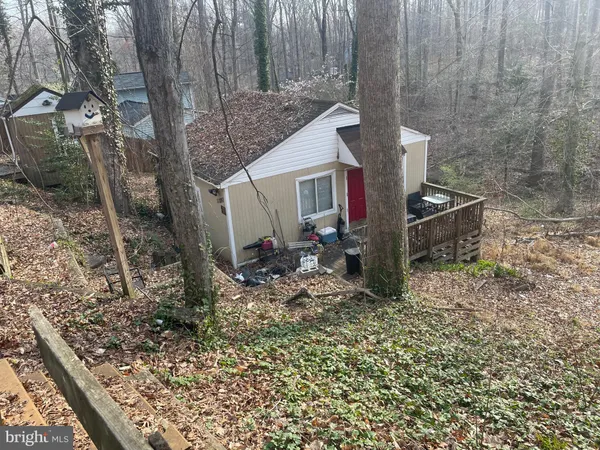 $180,000 | 11897 Waterside Drive, Manassas, VA 20112