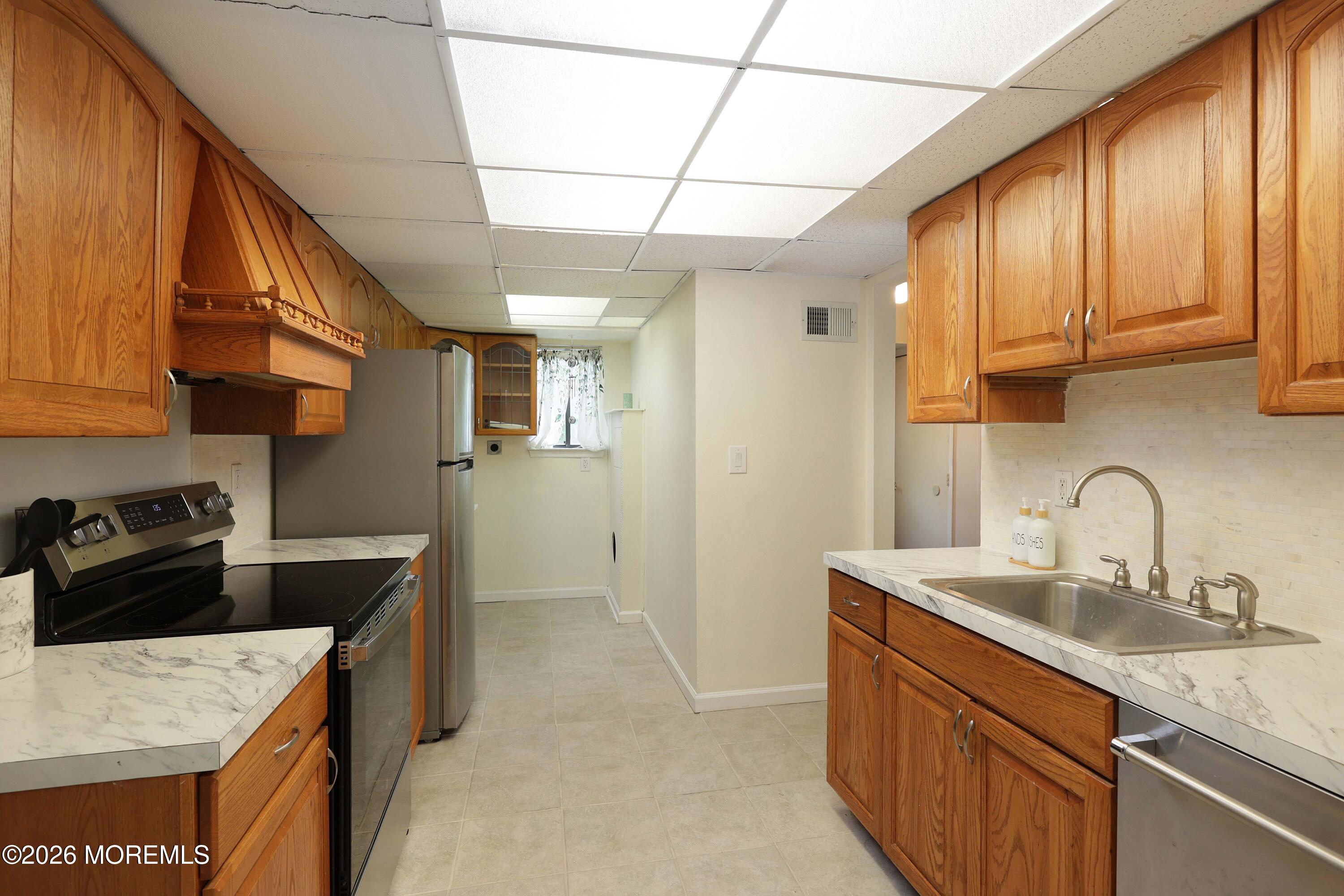 7 Wren Way Howell, NJ 07731 - Photo 5 of 30 758A1604