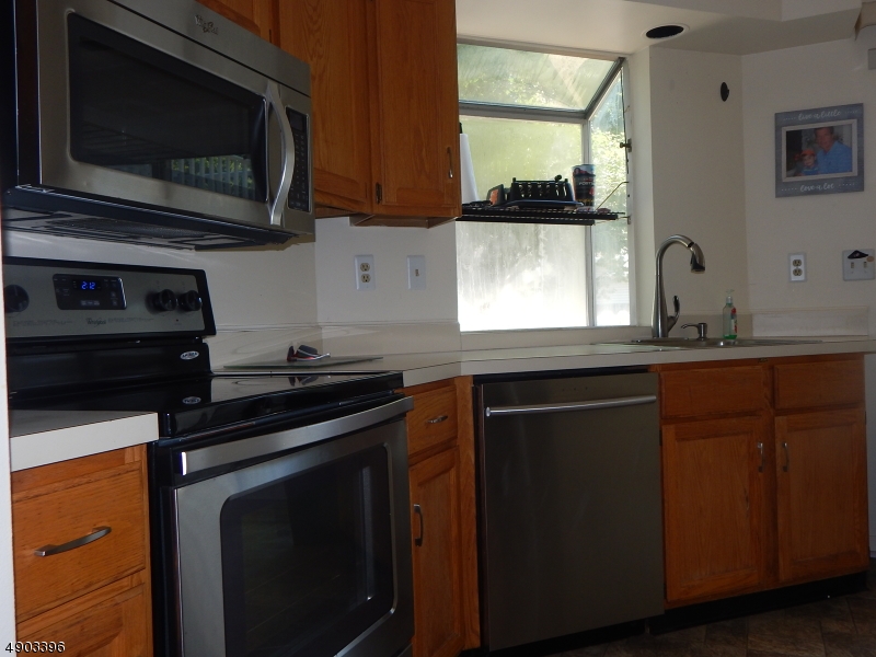 9 Pendleton Court Bedminster, NJ 07921 - Photo 6 of 17