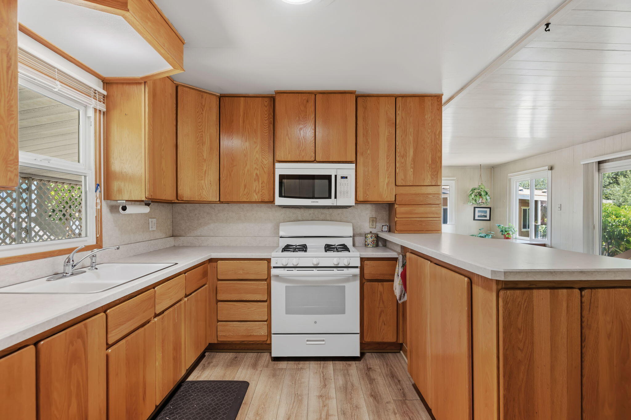 333 Old Mill Road, Unit SPC 140 Santa Barbara, CA 93110 - Photo 10 of 21 10-Kitchen