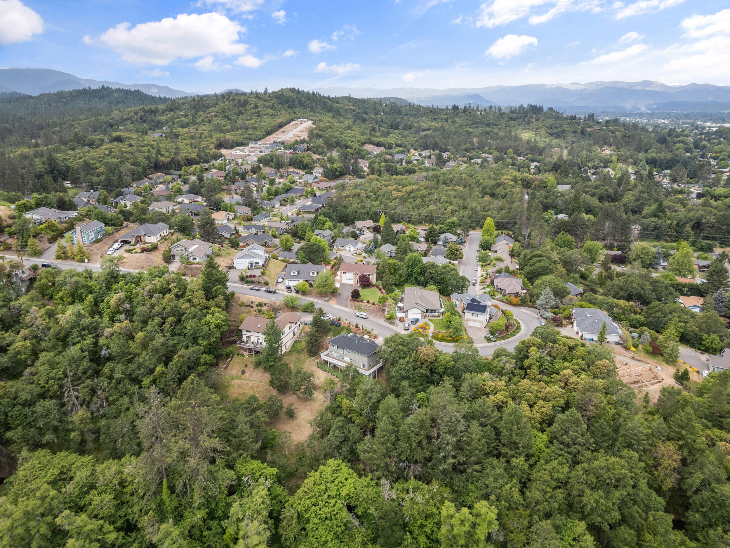 1553 Panoramic Loop Grants Pass, OR 97527 - Photo 32 of 51