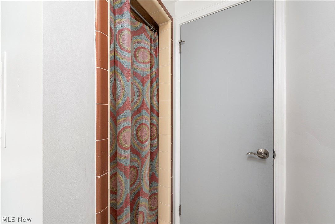 21779 Eaton Road Cleveland, OH 44126 - Photo 26 of 46 View of room details